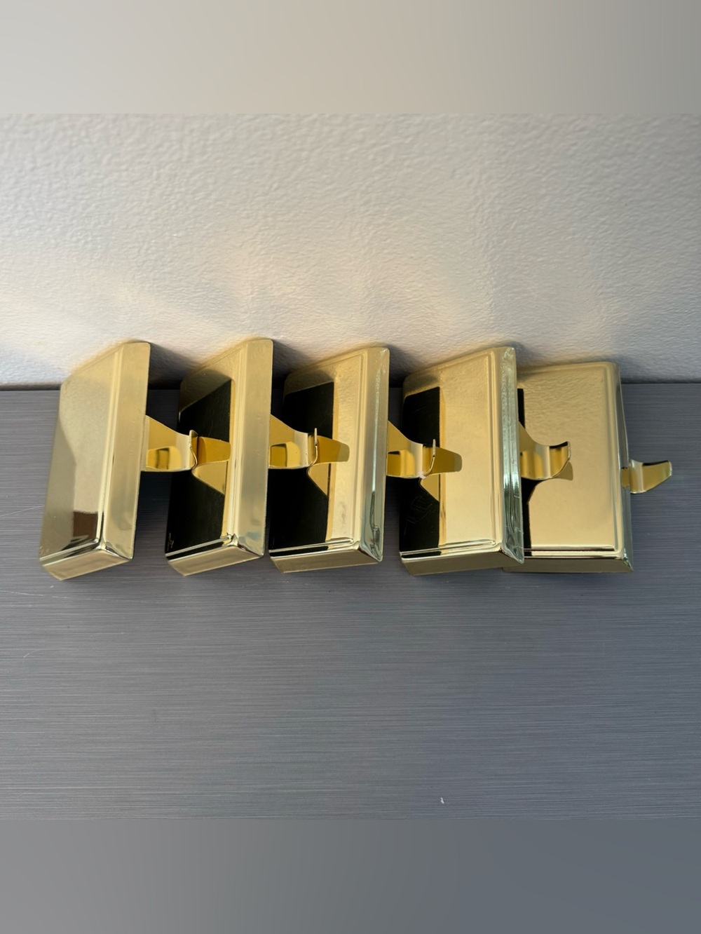 Set of 5 Gold Metal Stocking Holders / Hangers – New